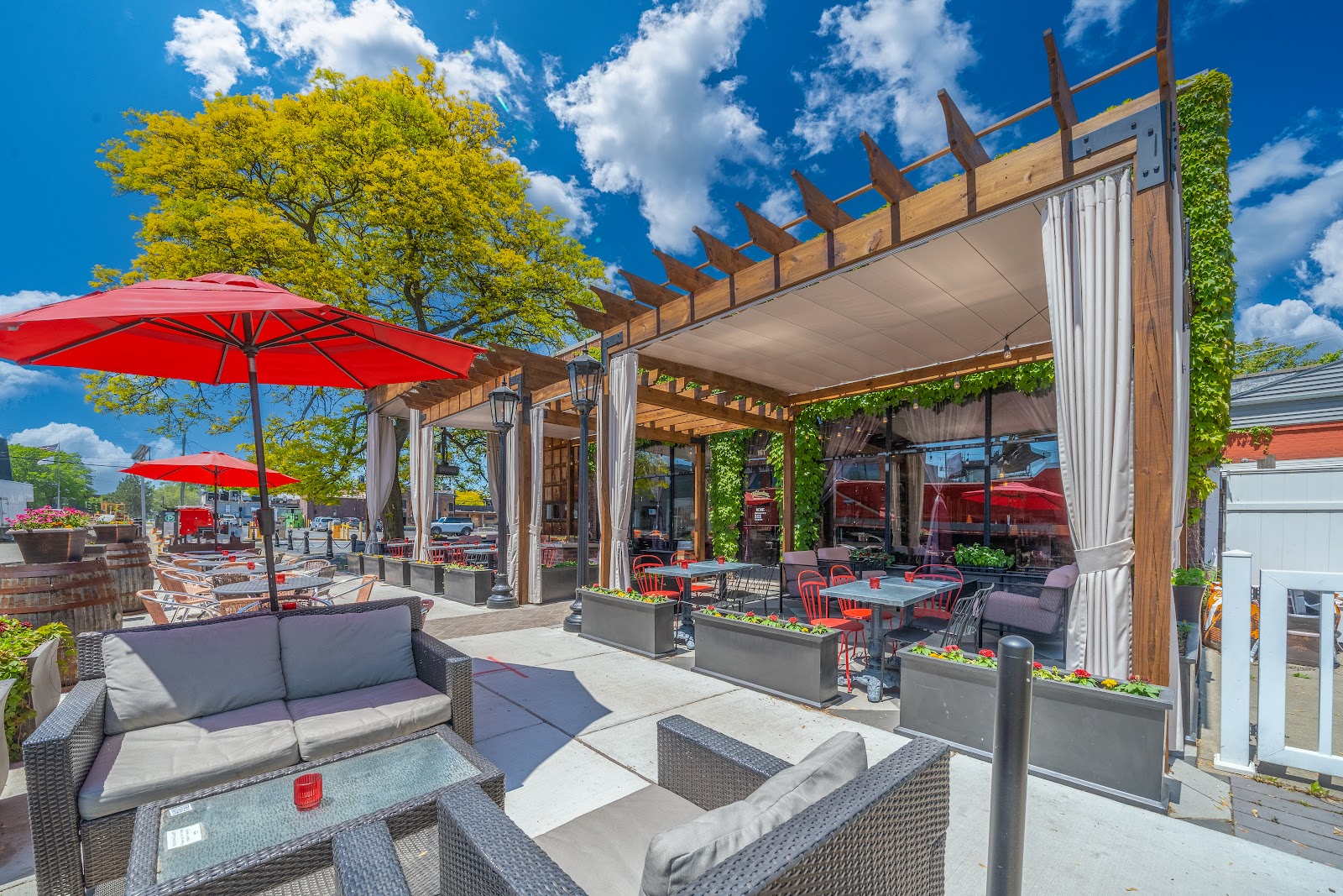 Belle's Lounge by Valentine Distilling Co. — photo