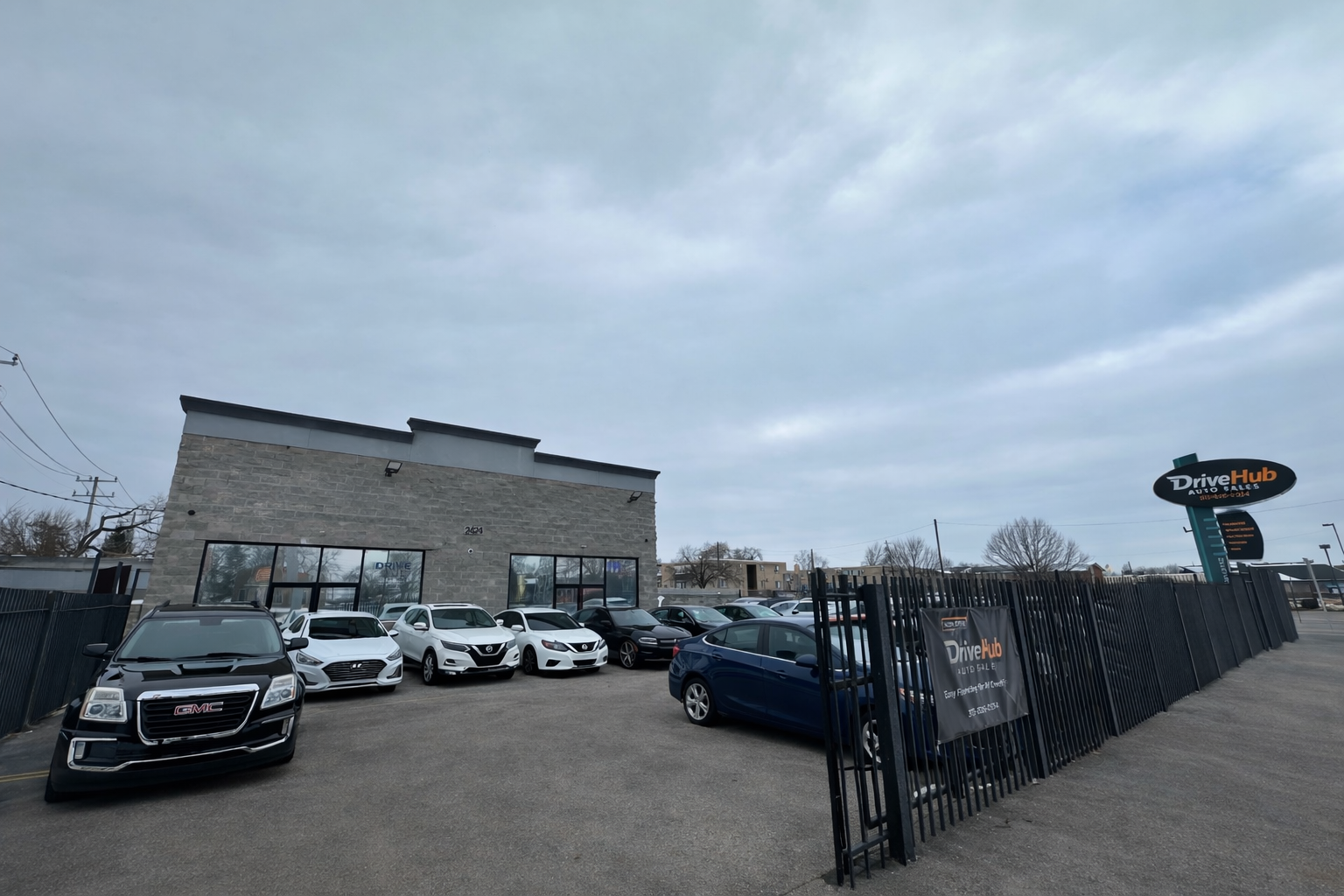 DRIVEHUB AUTO SALES in Detroit