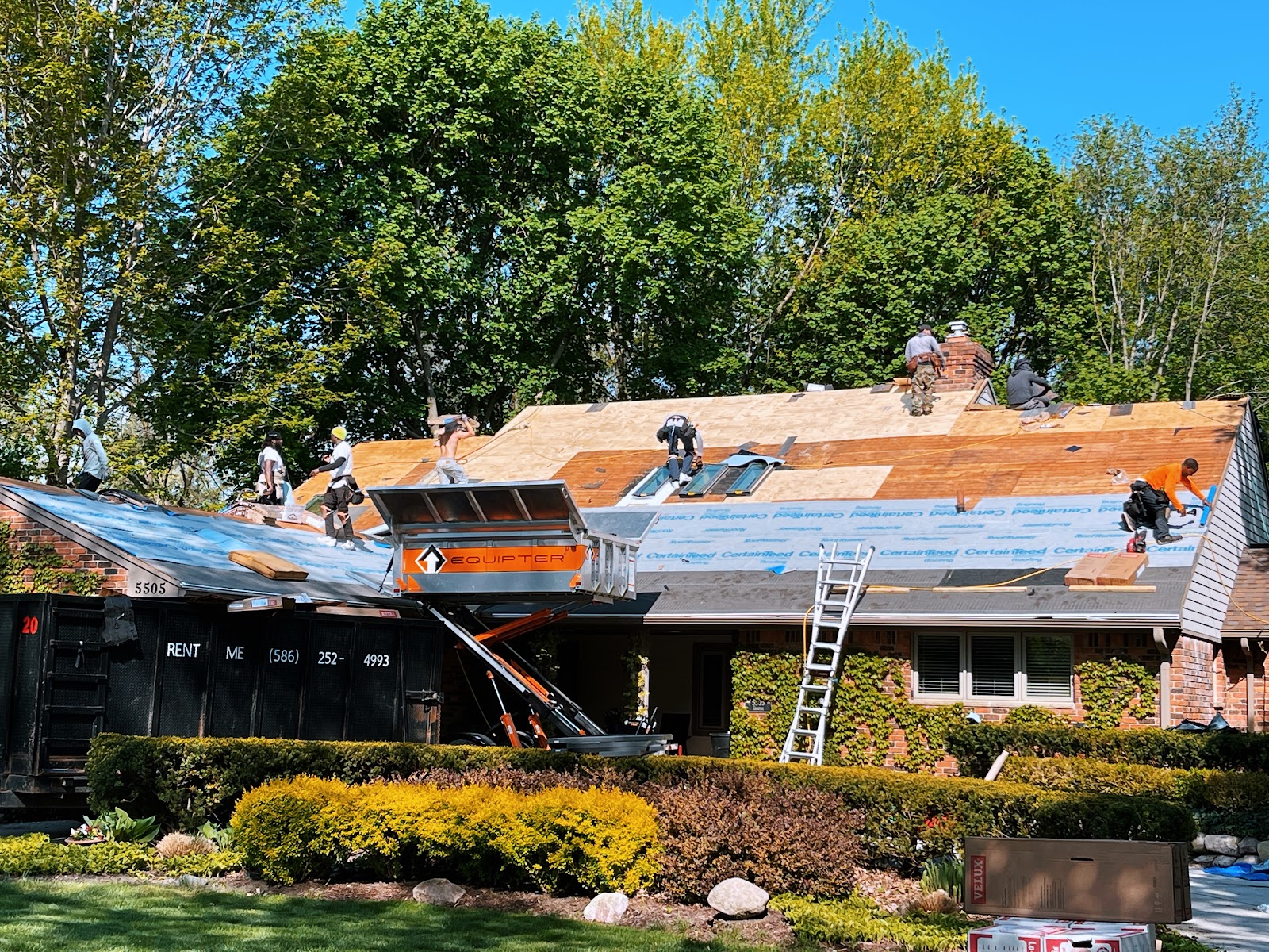 Eave Roofing — photo