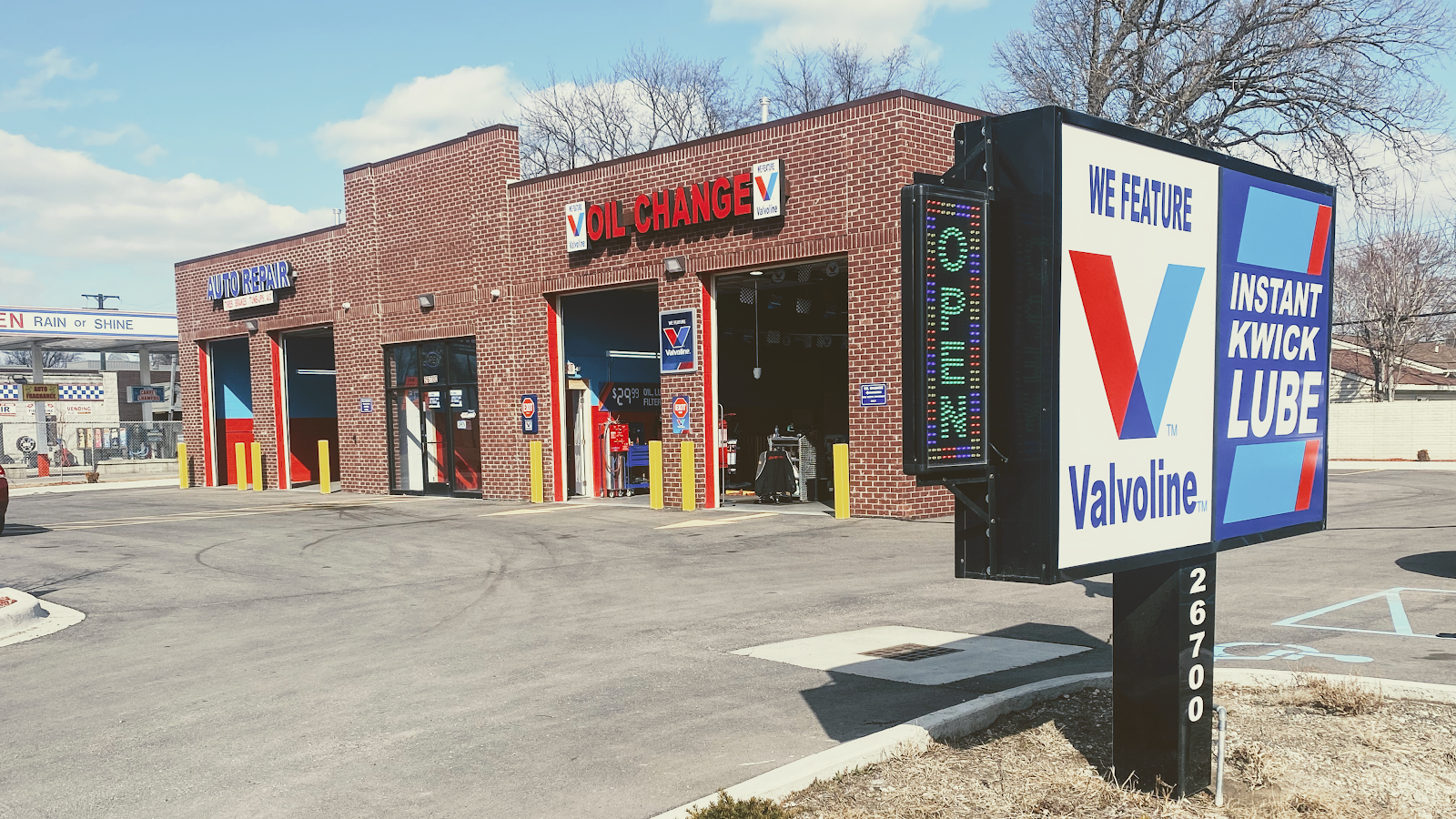 INSTANT KWICK LUBE in Madison Heights