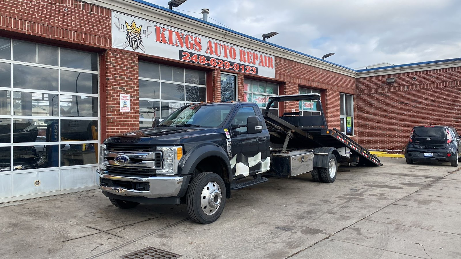 King Auto shop and Towing service in Ferndale
