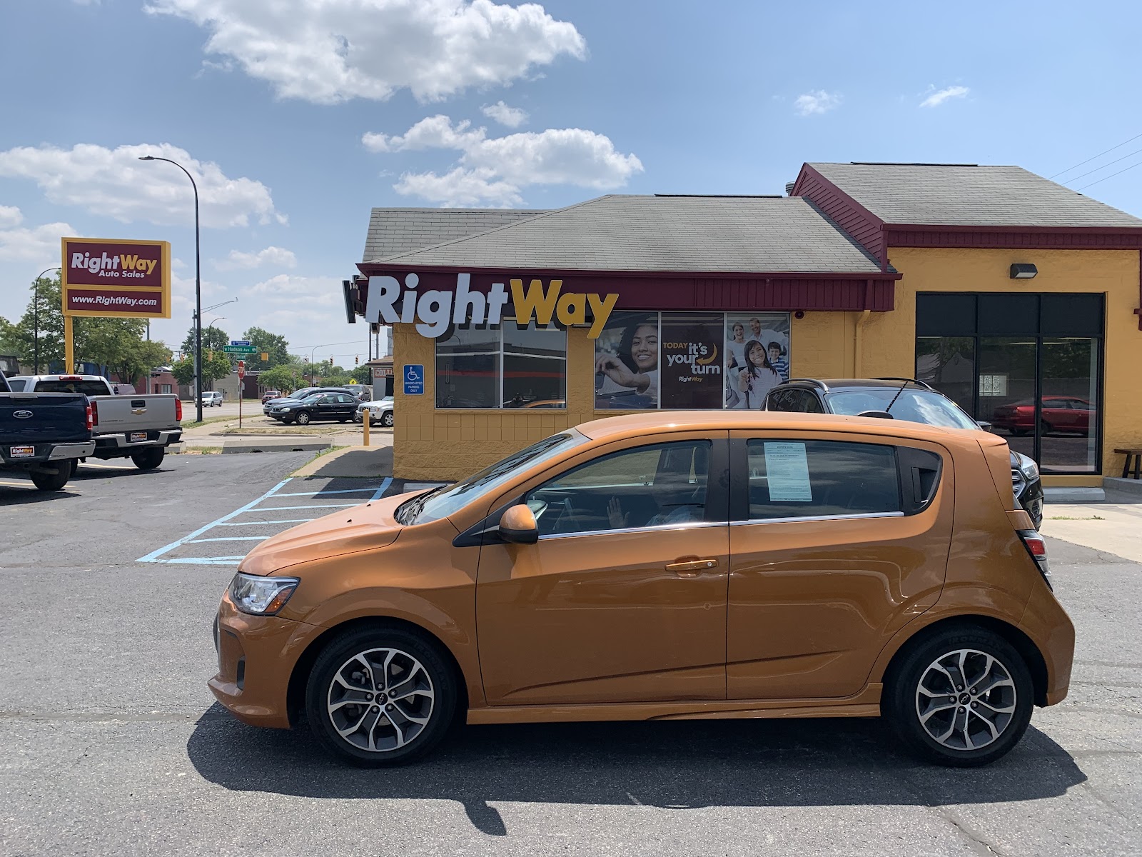 RightWay Auto Sales in Madison Heights