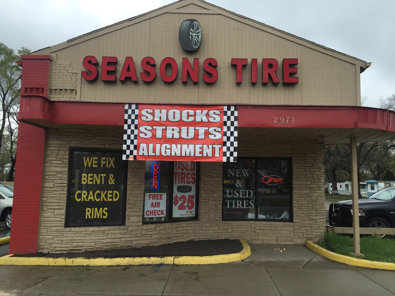 Seasons Tire in Warren