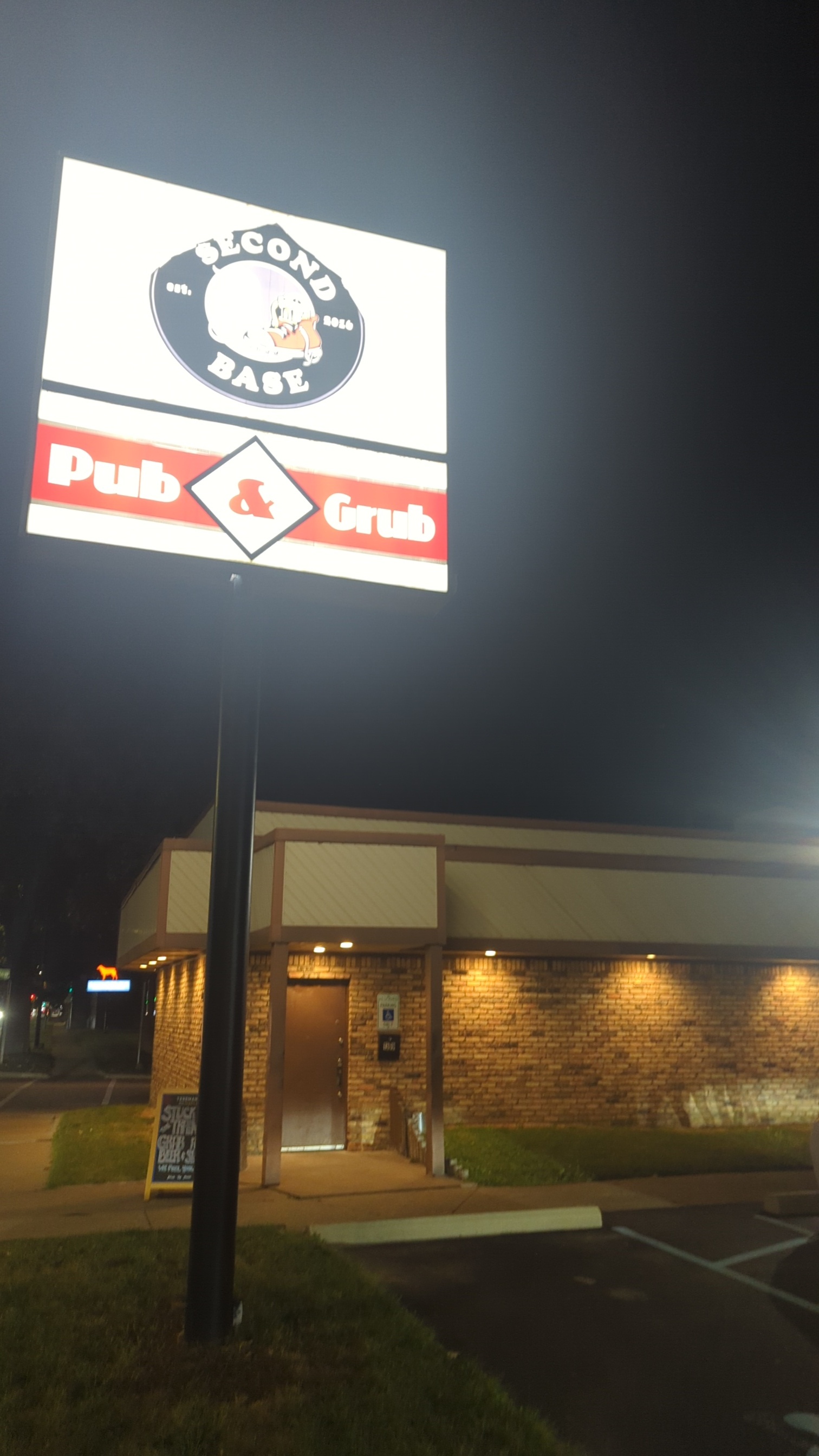 Second Base Pub & Grub in Ferndale