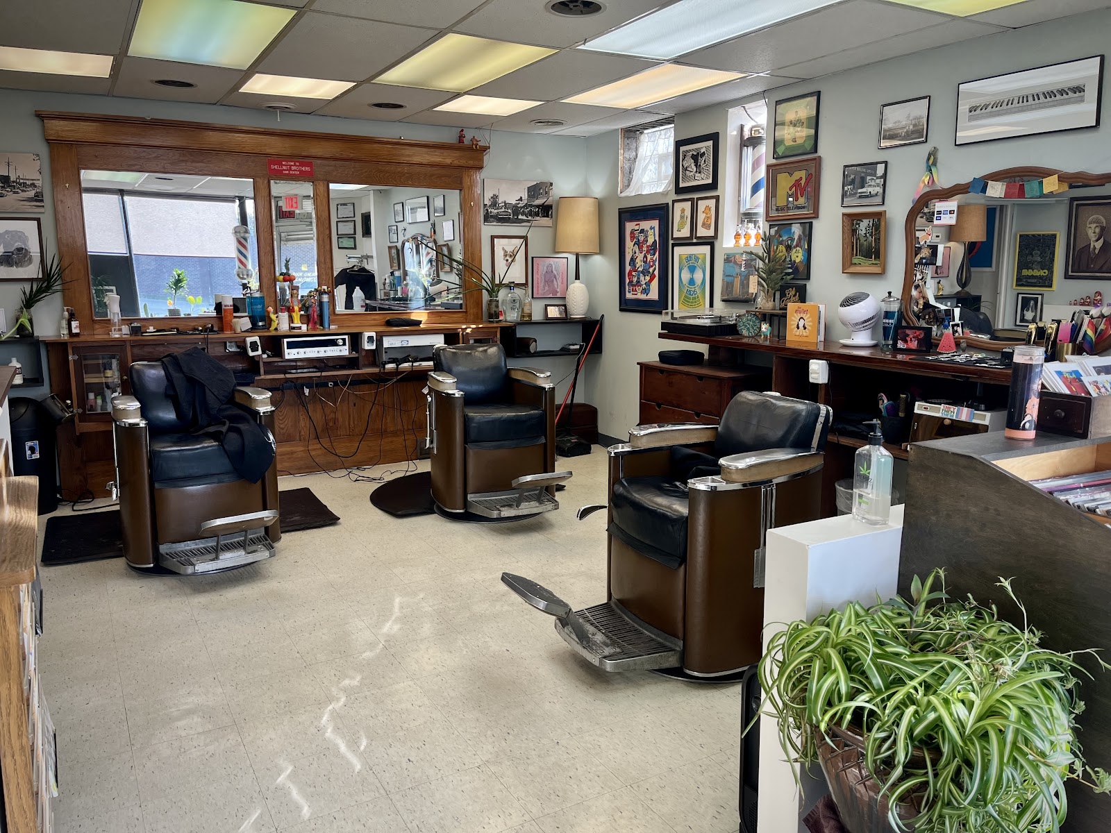 Shellnut Bros Barber Shop — photo