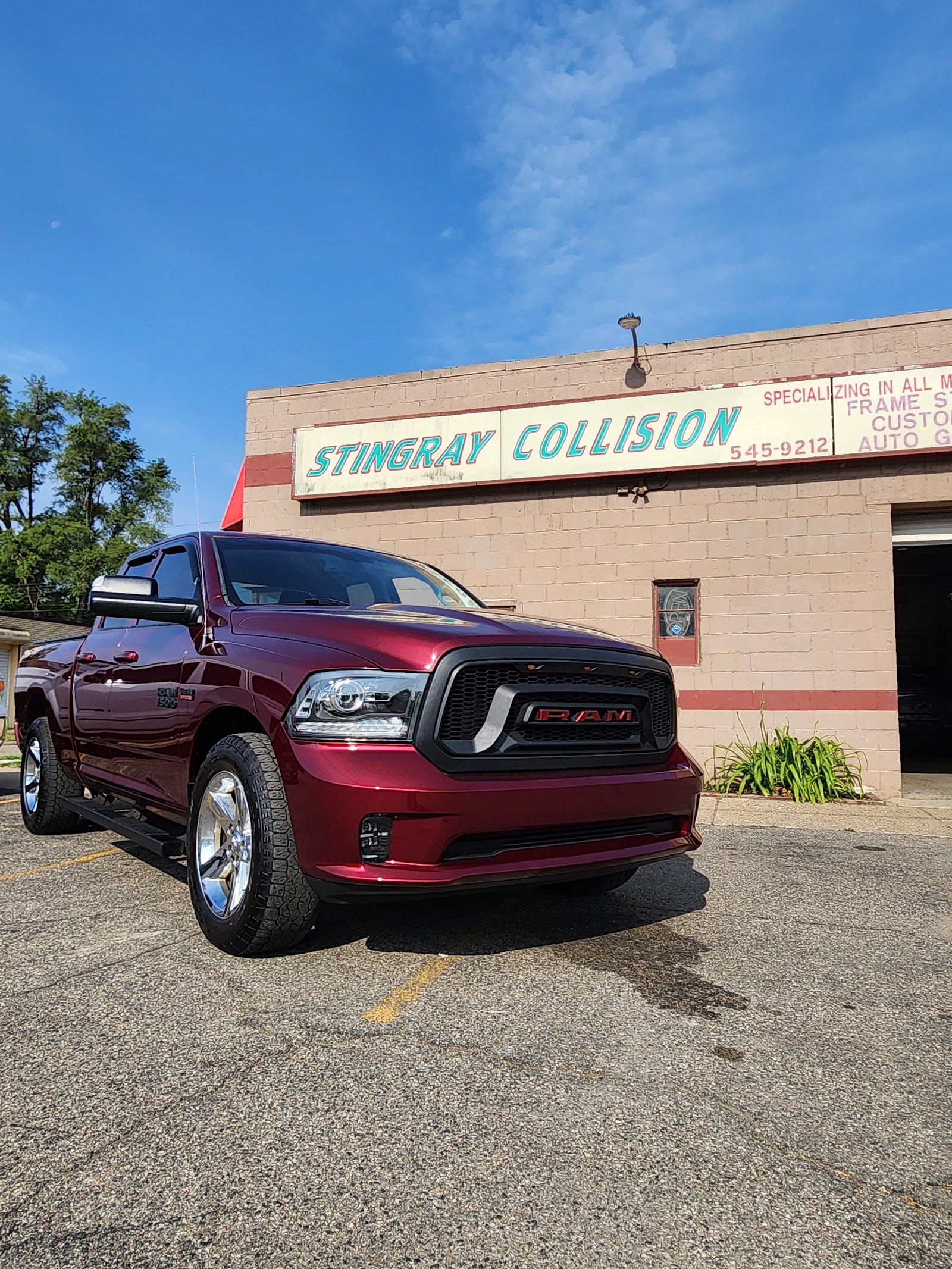 Stingray Collision Ltd — photo