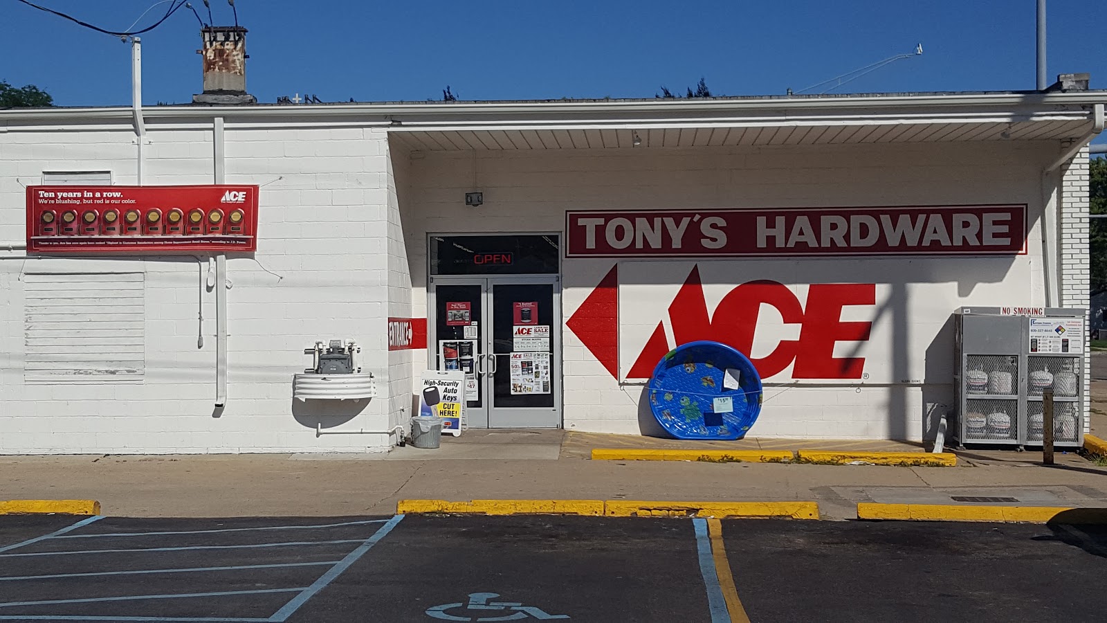 Tony's Ace Hardware — photo